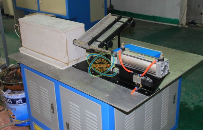 auto forging system of medium frequency induction heating machine